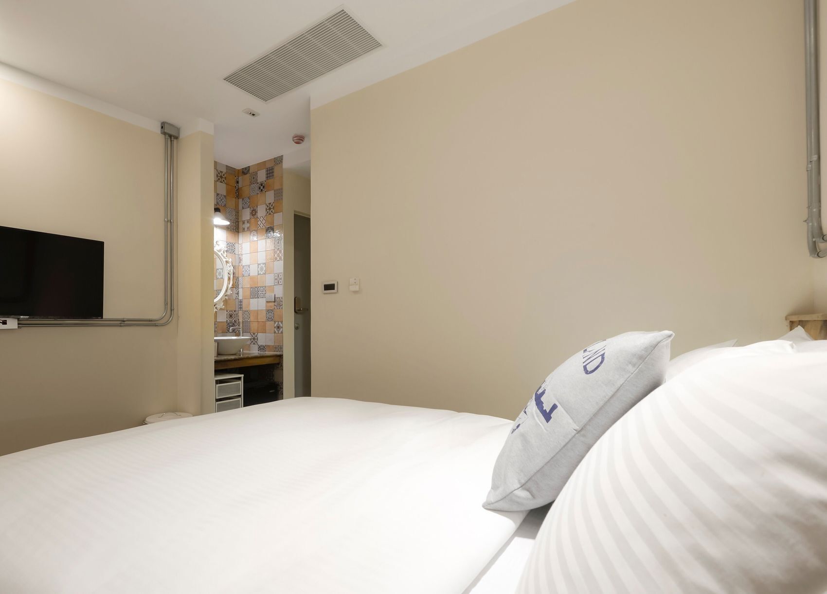 In-room safe, individually decorated, blackout drapes, free WiFi