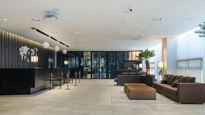 Lobby - Brown Suites Jeju Hotel & Resort (Seogwipo)