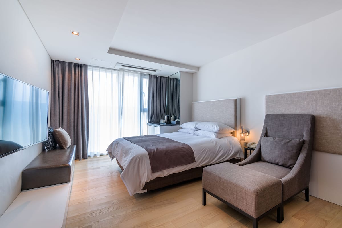 Standard Double Room (Not allowed to cook) | 2 bedrooms, soundproofing, free WiFi, bed sheets