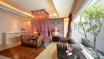 Deluxe Double Room (Check-in after 22:00) | Blackout drapes, free WiFi, bed sheets