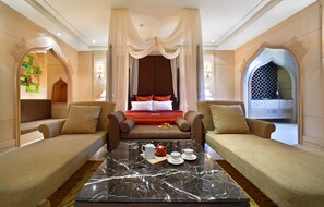 Deluxe Double Room (Check-in after 22:00) | Blackout drapes, free WiFi, bed sheets - Young Motel (Taoyuan City)