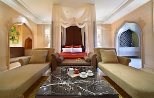 Deluxe Double Room (Check-in after 22:00) | Blackout drapes, WiFi (free), bed sheets