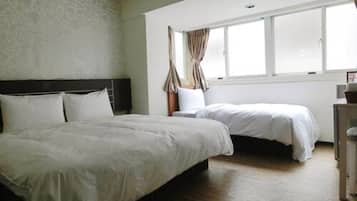 Phòng 3 Tiêu chuẩn, 1 phòng ngủ | Minibar, màn/rèm cản sáng, phòng cách âm