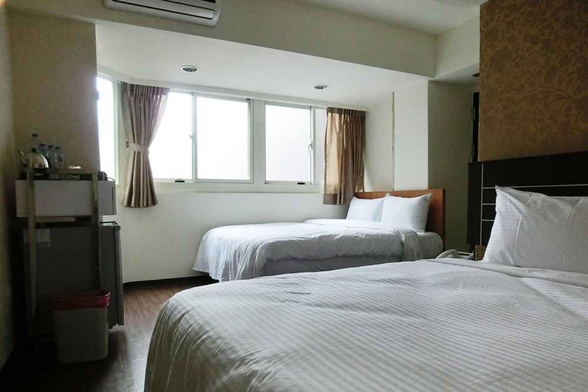 Family Quadruple Room, 1 Bedroom | Minibar, blackout drapes, soundproofing, WiFi (free)