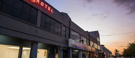 Façade de l’hébergement - soirée/nuit