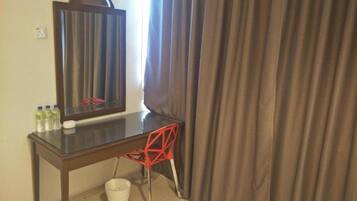 Iron/ironing board, free WiFi