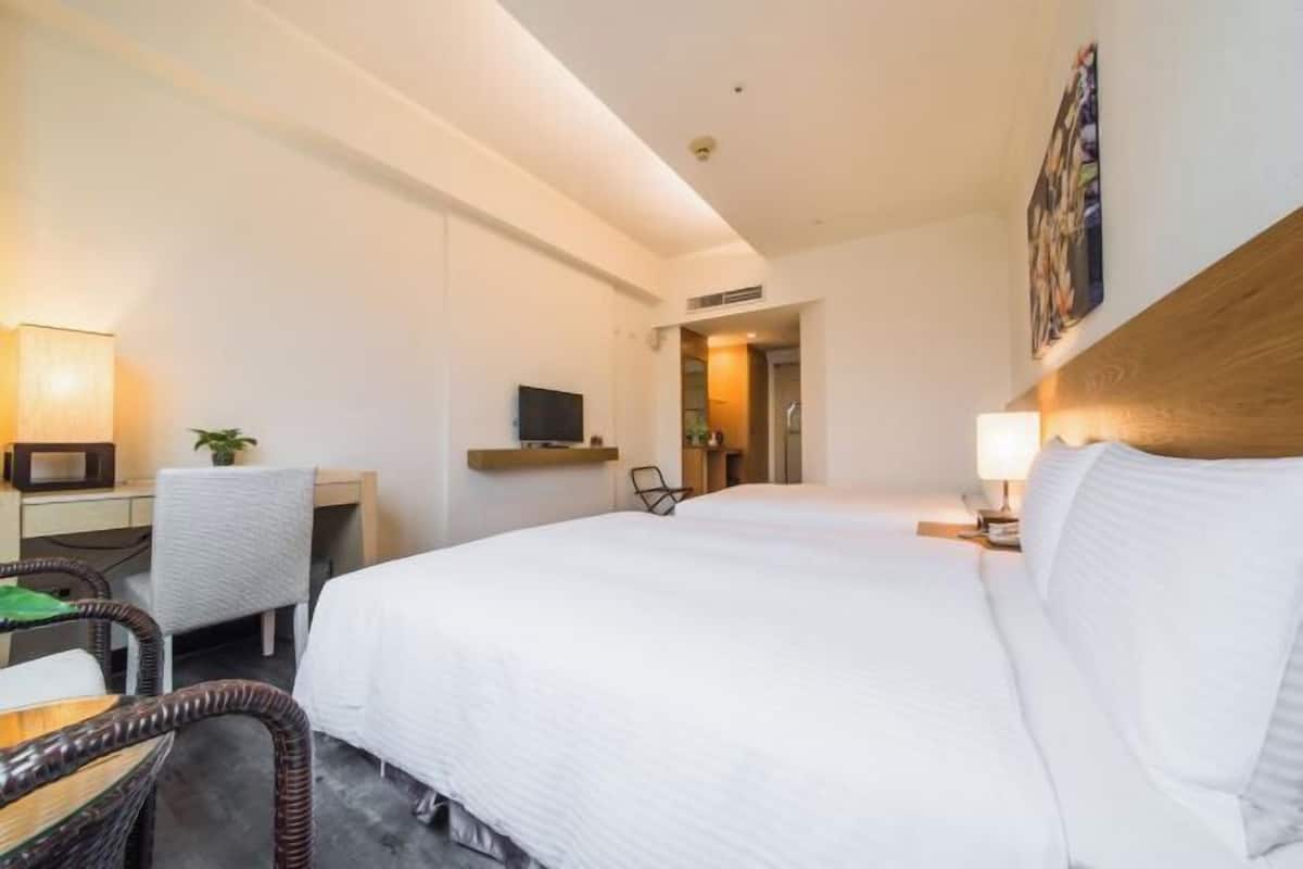 1 Schlafzimmer, Schreibtisch, laptopgeeigneter Arbeitsplatz