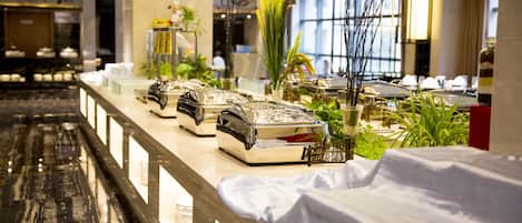 2 restaurants, breakfast, lunch, dinner served; Chinese cuisine