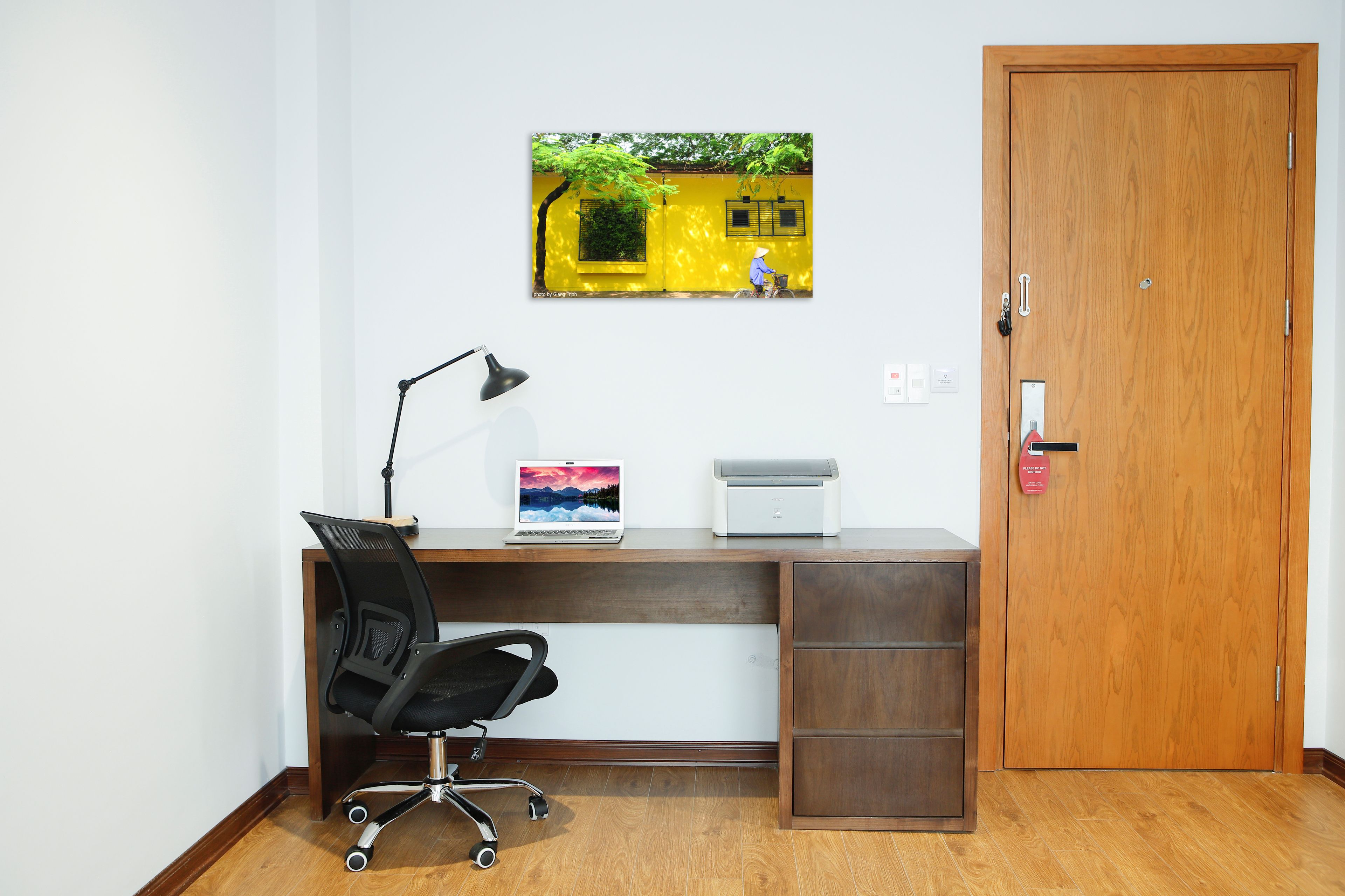 junior suite, city view | living area | lcd tv, netflix