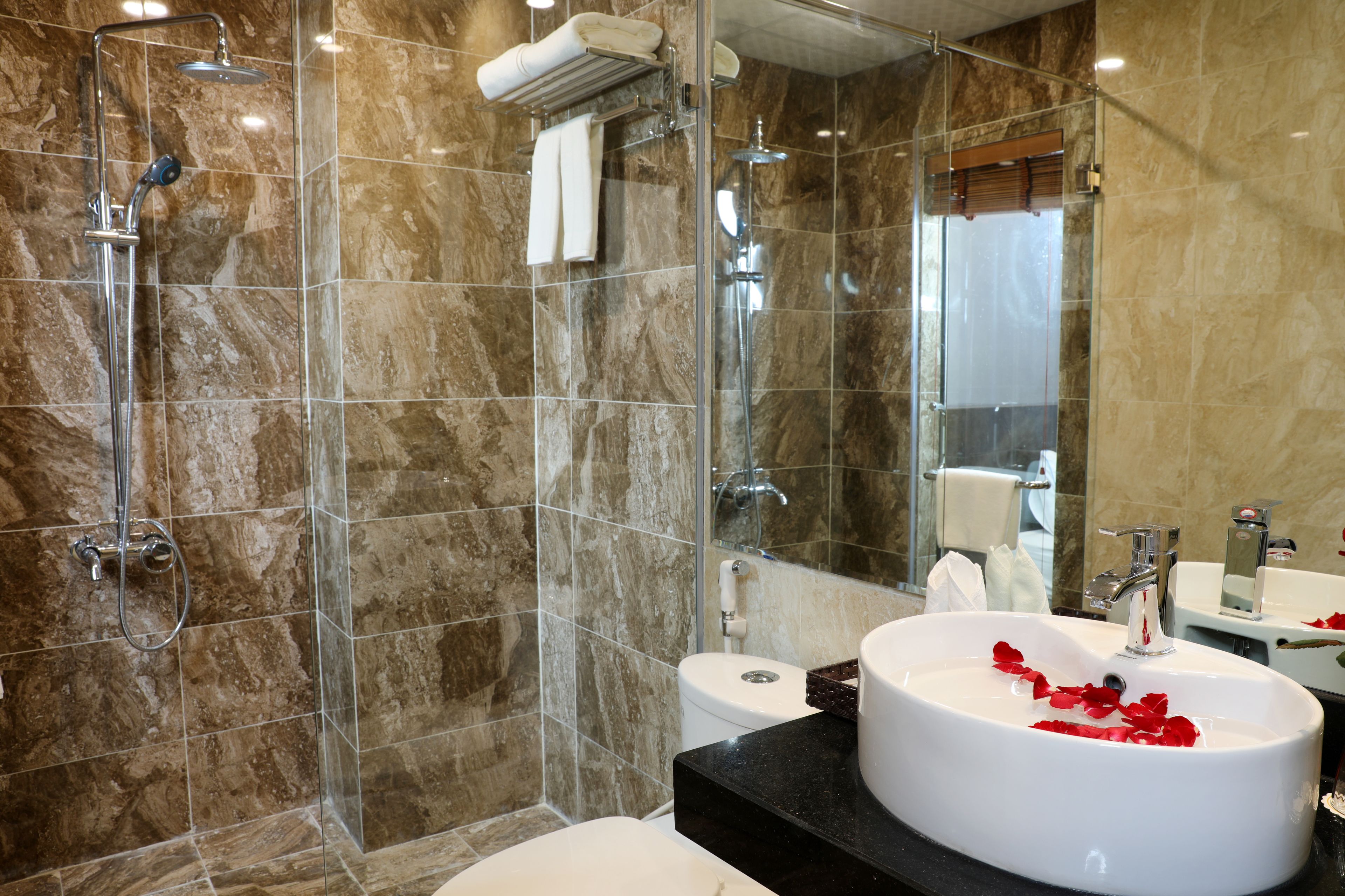 shower, free toiletries, hair dryer, slippers