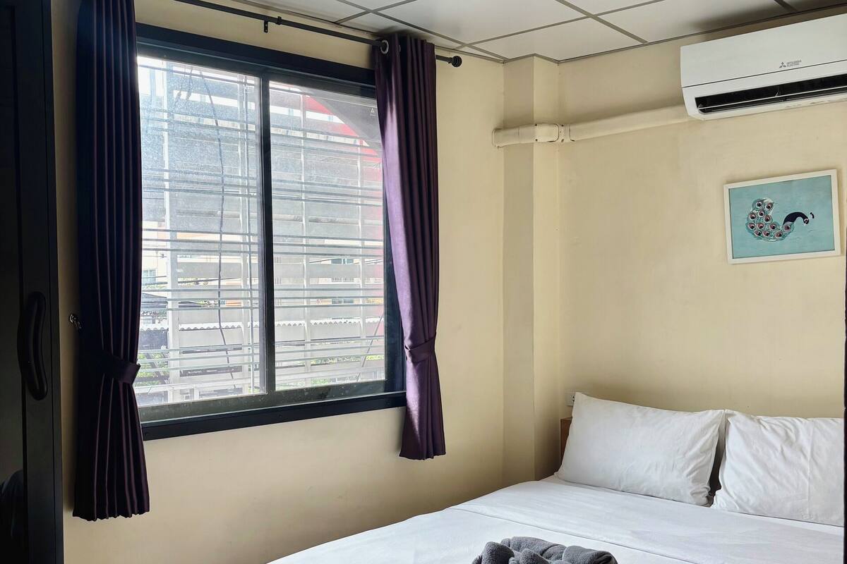 Deluxe Double Room, 1 Queen Bed, Non Smoking, Balcony | Desk, laptop workspace, blackout curtains, free WiFi