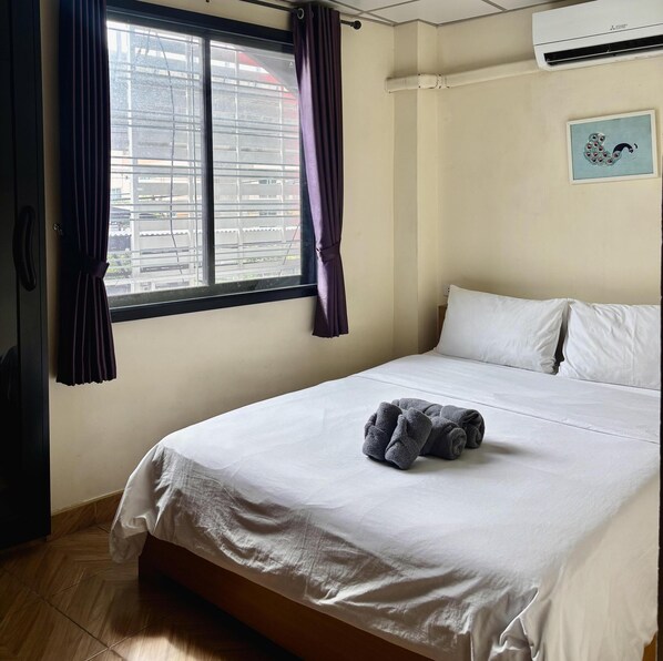 Deluxe Double Room, 1 Queen Bed, Non Smoking, Balcony | Desk, laptop workspace, blackout drapes, WiFi (free) - Double D Rooms & Cafe (Bangkok)