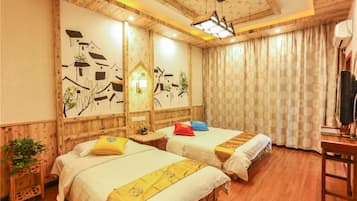 Desk, blackout curtains, free WiFi