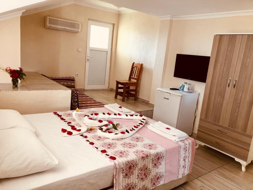 Premium bedding, minibar, individually decorated, individually furnished