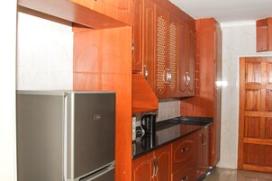 Refrigerador, tetera/pava eléctrica