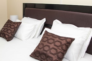 Standard Room | Premium bedding, in-room safe, desk, iron/ironing board - Streets of Goldbw B&B (Gaborone)