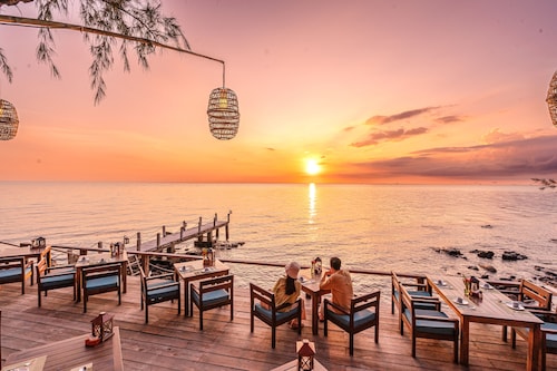Camia Resort & Spa