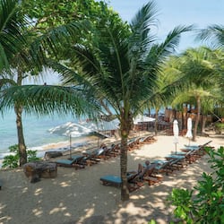 Private beach, beach umbrellas, beach towels, beach bar