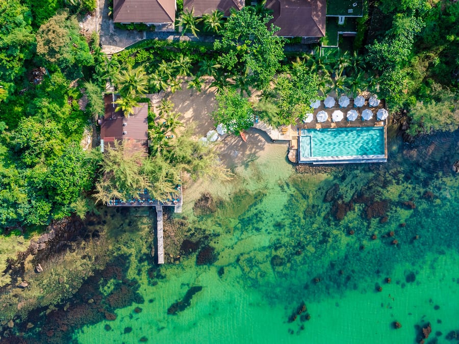 Outdoor pool, pool loungers