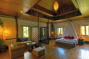 Maison (Village) | Minibar, coffres-forts dans les chambres, bureau