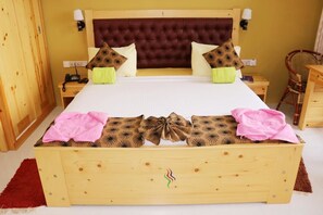 Ropa de cama de alta calidad y escritorio