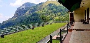 Terrace/patio - Ellas Edge Resort (Ella)