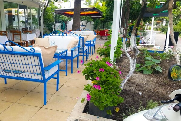 Outdoor dining - Hotel Seril 1 (Fethiye)