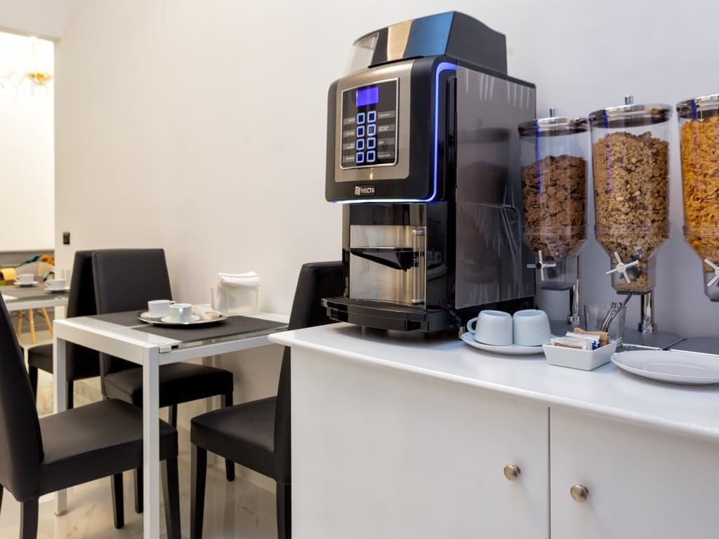 Photo - Queen Palace Suites