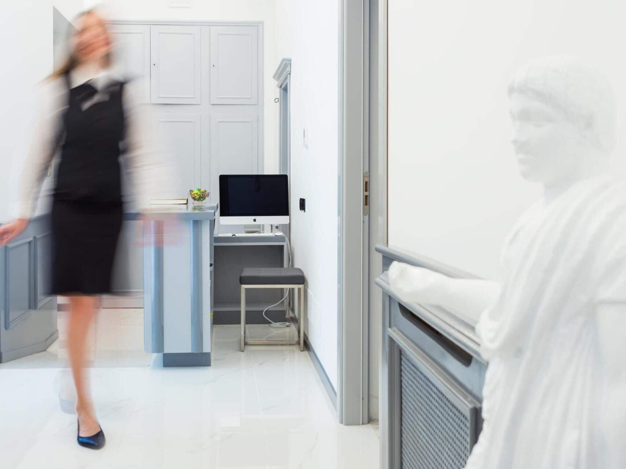 Photo - Queen Palace Suites