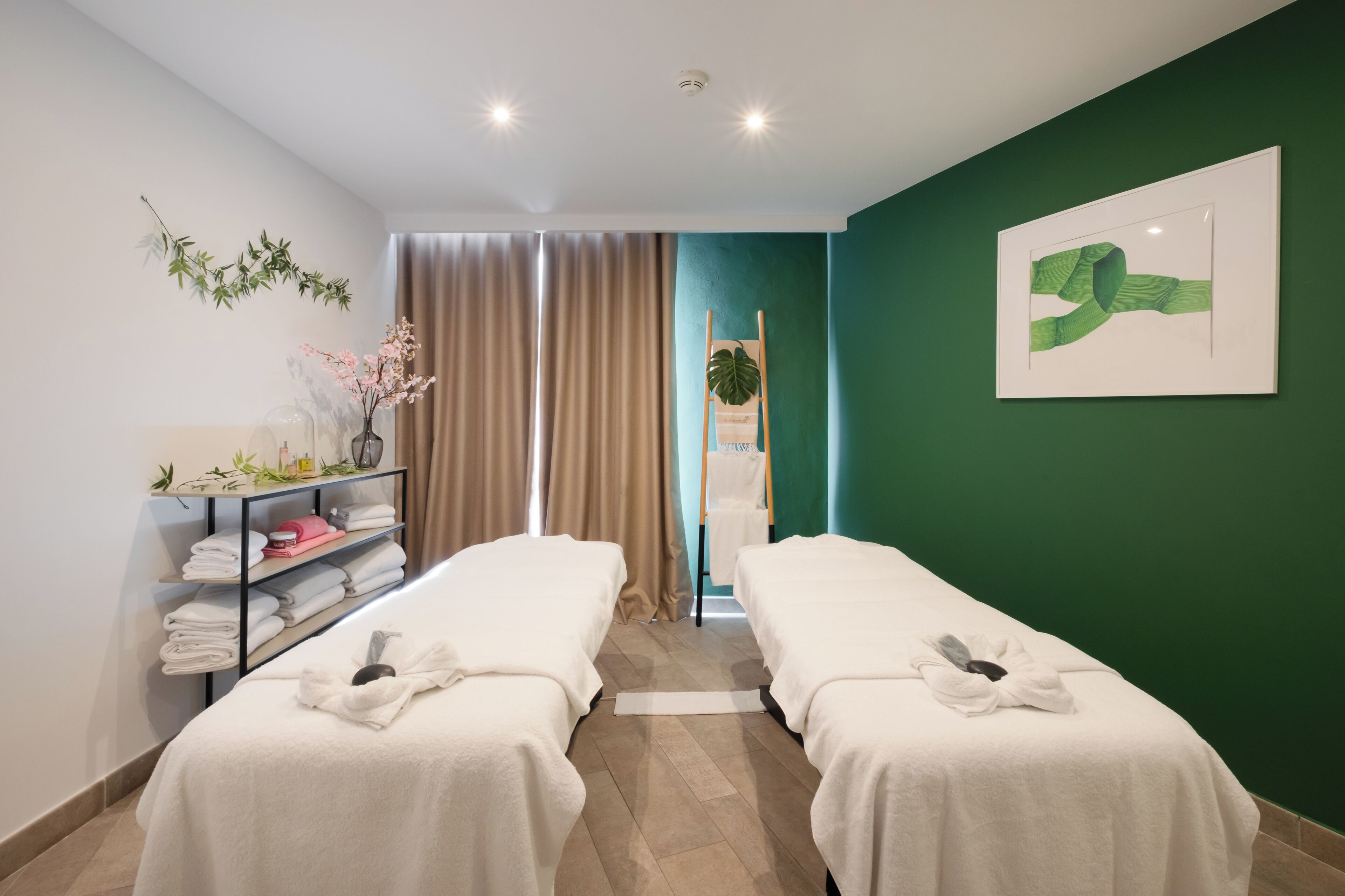 Espace de soins pour les couples, sauna, bain à remous, hammam