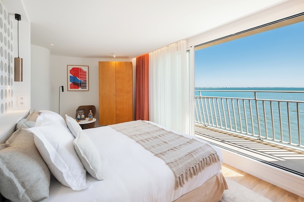 Doppia panoramica, fronte oceano | Biancheria da letto di alta qualità, minibar, una cassaforte in camera