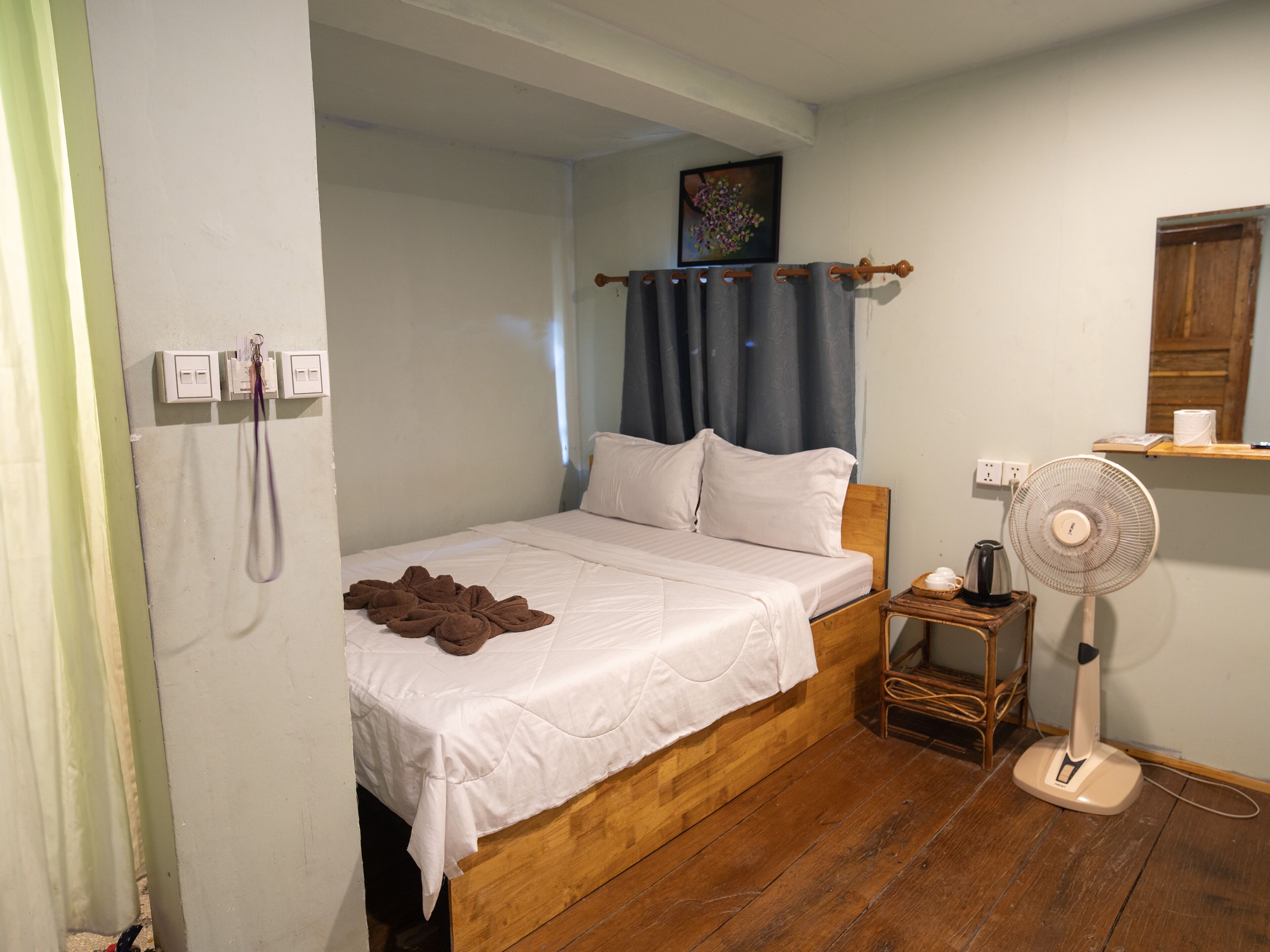 Két bảo mật tại phòng, bàn, truy cập Internet không dây miễn phí 