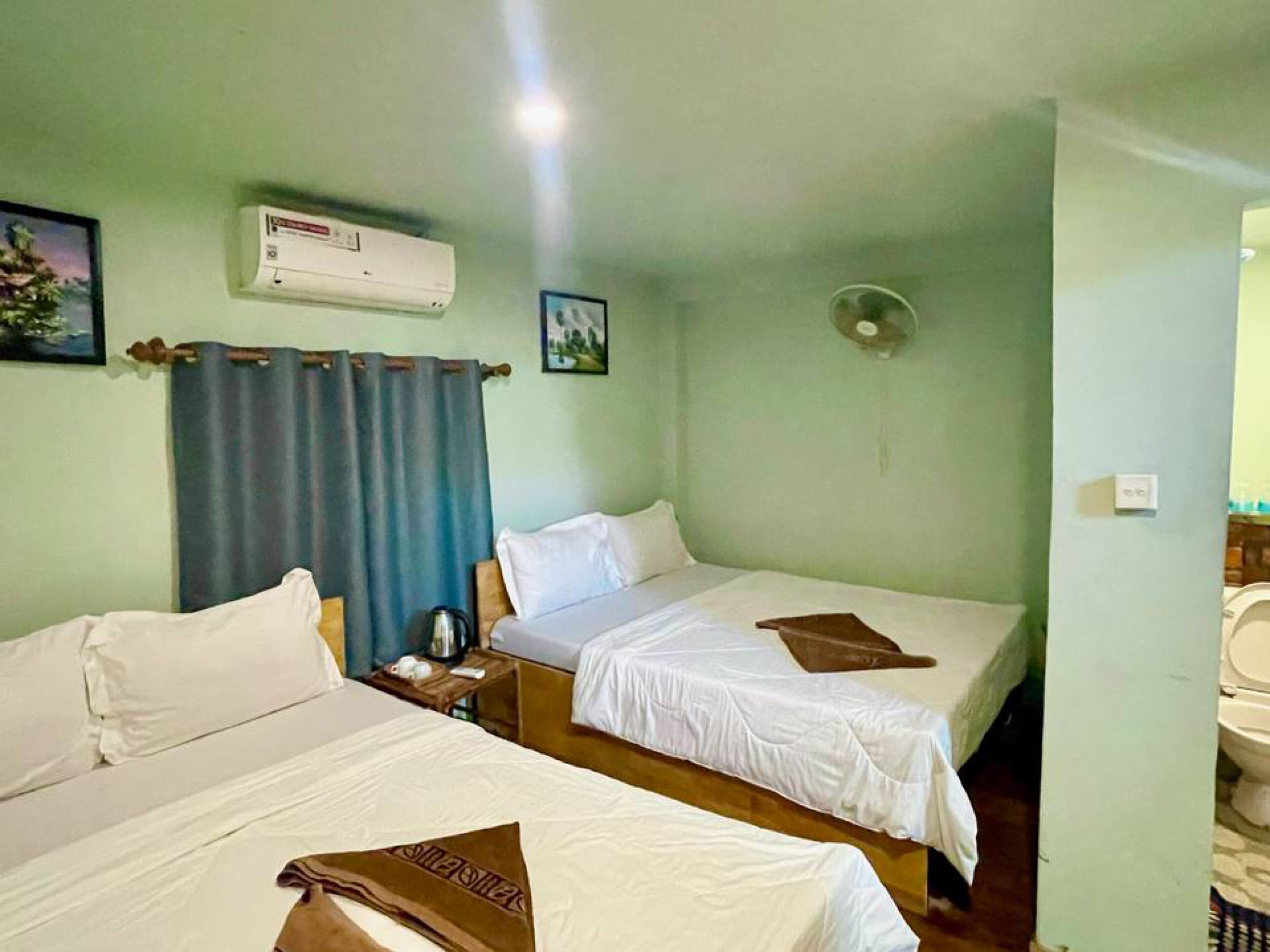 Phòng đôi hoặc 2 giường đơn cơ bản, 2 phòng ngủ | Két bảo mật tại phòng, bàn, truy cập Internet không dây miễn phí 