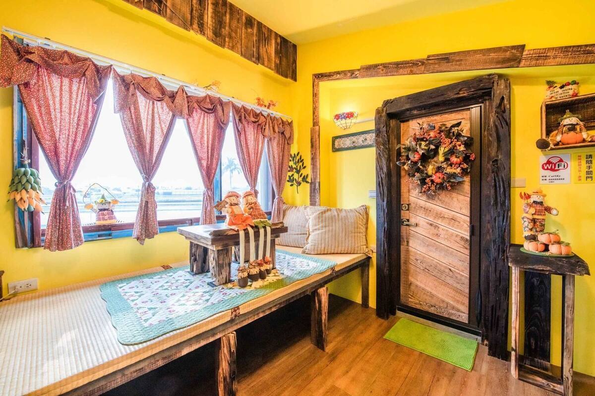 Standard Double Room, 1 Bedroom, Balcony, Mountain View | Desk, blackout drapes, soundproofing, WiFi (free)