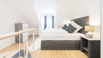 Desk, blackout drapes, soundproofing, free WiFi