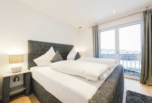 Deluxe-Suite, 1 King-Bett, Nichtraucher, eigenes Bad | Schreibtisch, Verdunkelungsvorhänge, schallisolierte Zimmer