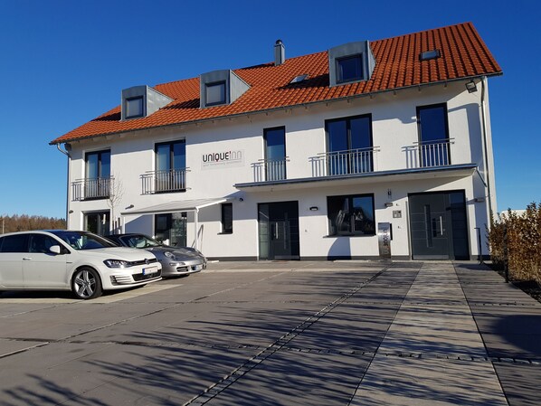 Fachada de la propiedad