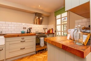 Apartment, 2 Bedrooms | Private kitchen - Old Town Brewery Apartment (Edinburgh)