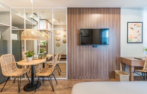 TeeUP Home Studio (Free Swimming Pool & Gym) - TeeUP Home (Ho Chi Minh City)