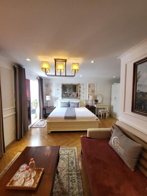 Phòng Suite Premium | Minibar, két bảo mật tại phòng, bàn, màn/rèm cản sáng 