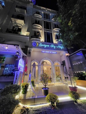 Exterior - Saigon By Night Luxury Hotel (Ho Chi Minh City)