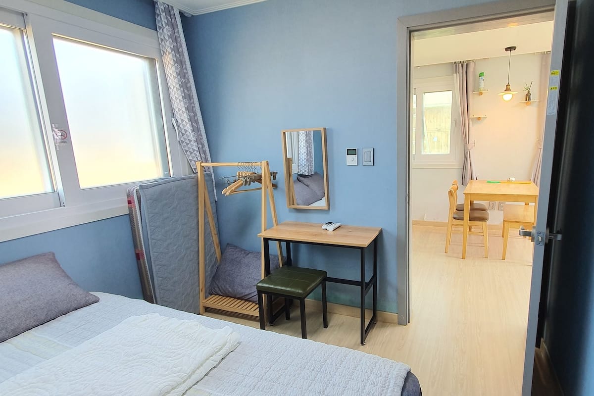 Suwol 103 | 1 bedroom, premium bedding, memory foam beds, desk