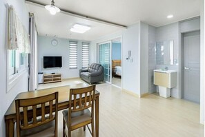 Noeul 1F | Living area | LED TV, heated floors - Gosan Irang (Jeju City)