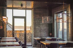 Lobby lounge - Black Beach Suites (Vik I Myrdal)