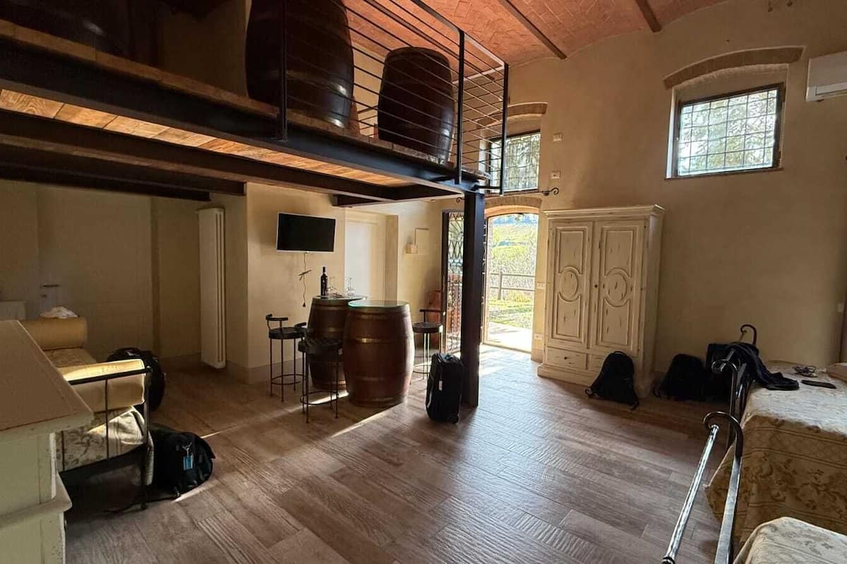 Studio Suite Mewah | Minibar, brankas, dan didekorasi berbeda-beda
