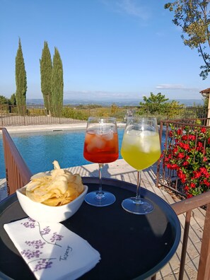 Hồ bơi ngoài trời 