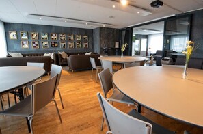 Restaurant - B14 Hostel (Reykjavik)