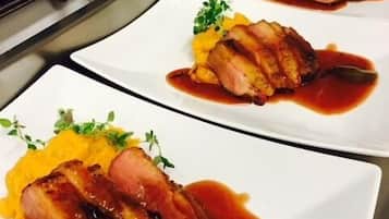 Alimentos y bebidas