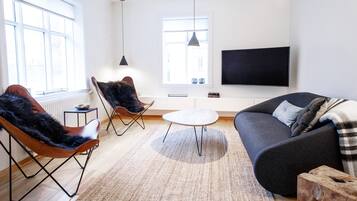 Townhouse, 3 kamar tidur | Seprai premium, meja kerja, setrika/meja setrika, dan Wi-Fi gratis
