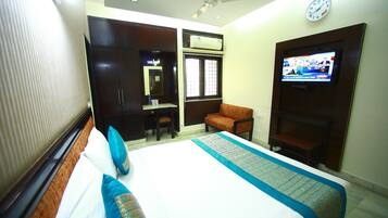 Super Deluxe Room | Iron/ironing board, rollaway beds, free WiFi, bed sheets